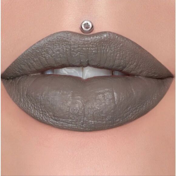 Jeffree Star Other - Jeffree Star Velvet Trap Lipstick Grave Digger